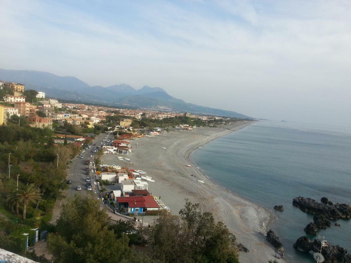 Casa Al Mare A Scalea Apartment ภายนอก รูปภาพ